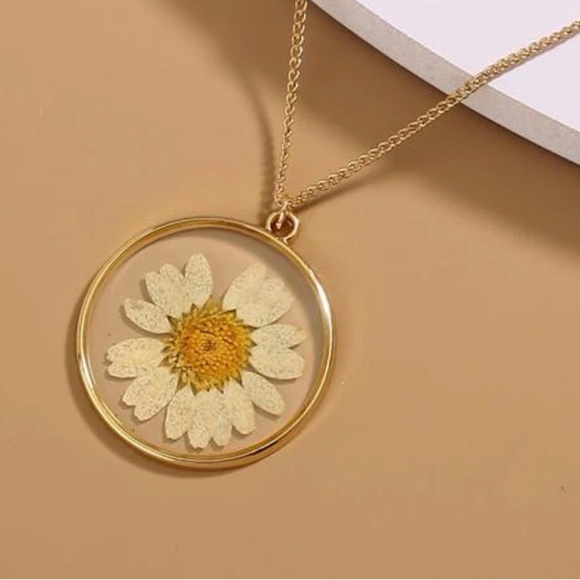Darling Daisy Genuine Pressed Preserved Dried Gold Flower Floral Summer Necklace - Picture 9 of 16